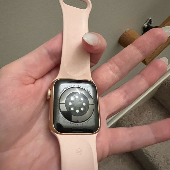 Apple Watch Series 6 40mm - Picture 3 of 4